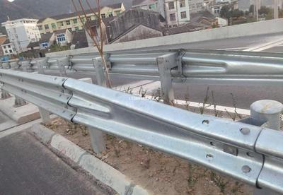 公路波形防撞板