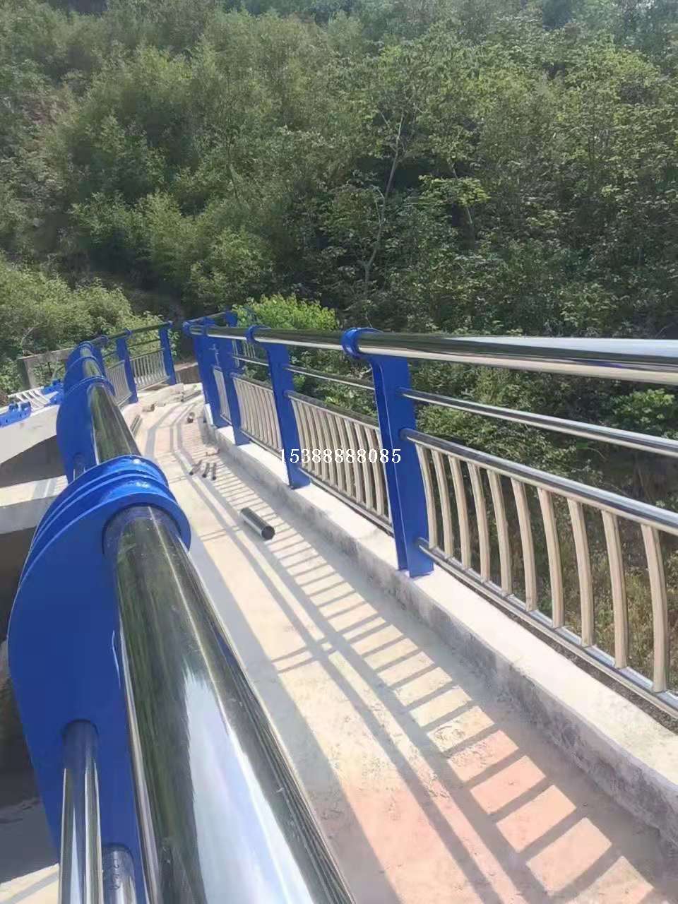 桥梁护栏网